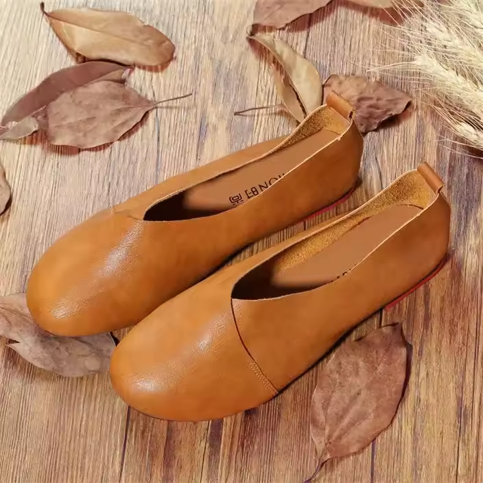 Lightweight Leather Flat Shoes